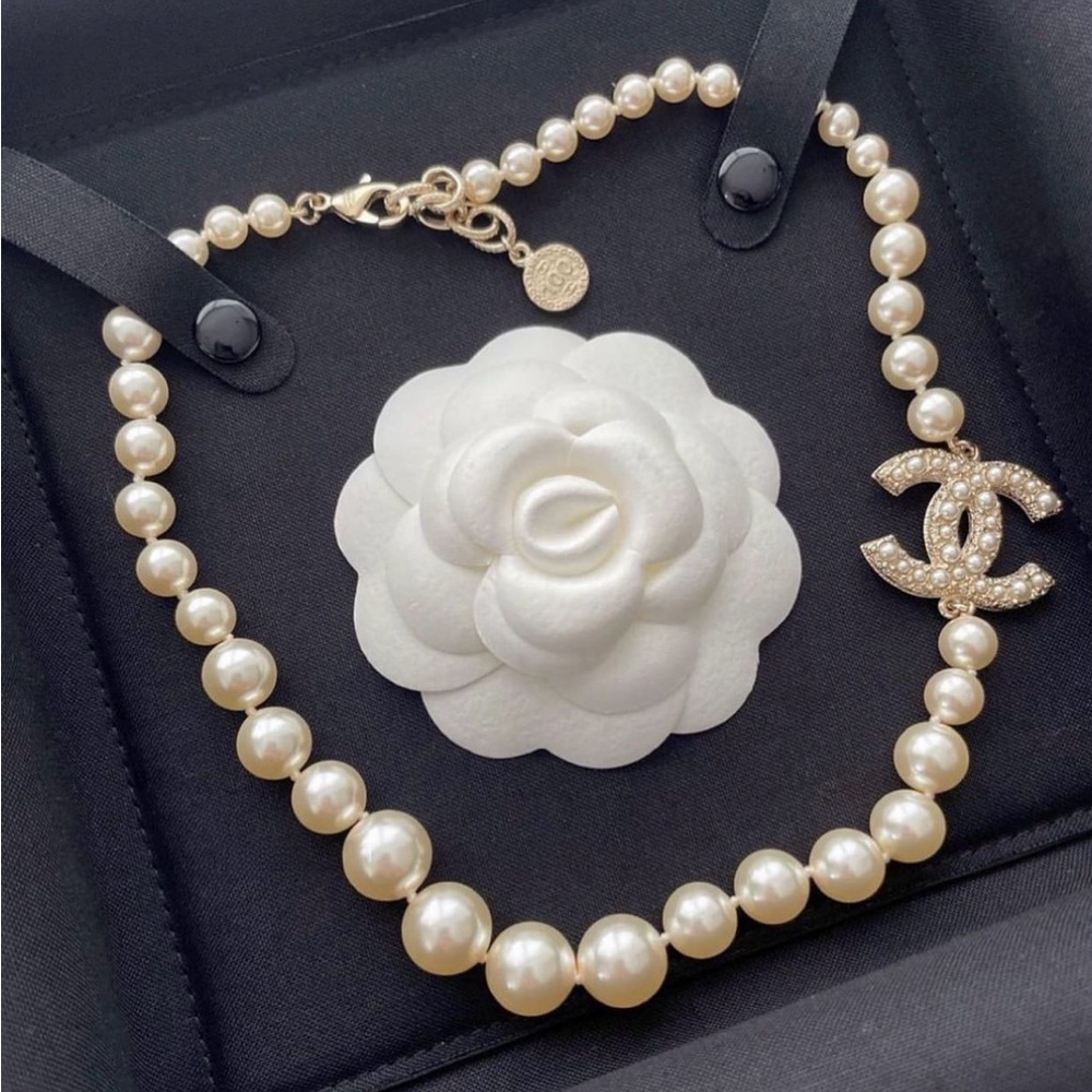 BNIB Chanel 100th anniversary special edition pearl necklace - Picture 1 of 1